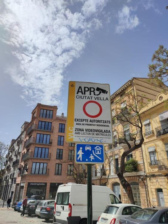 Plaza Del Carmen Apartment Valencia Luaran gambar